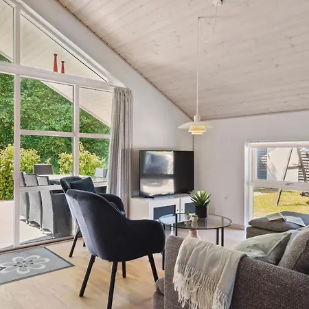 Awesome In Juelsminde With Kitchen Holiday home