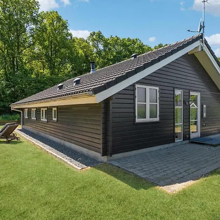 Awesome In Juelsminde With Kitchen Sonderby (Midtjylland)